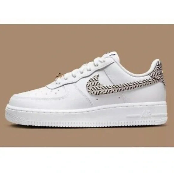 Like new Nike Air Force 1 Low United in Victory White - Picture 2 of 16